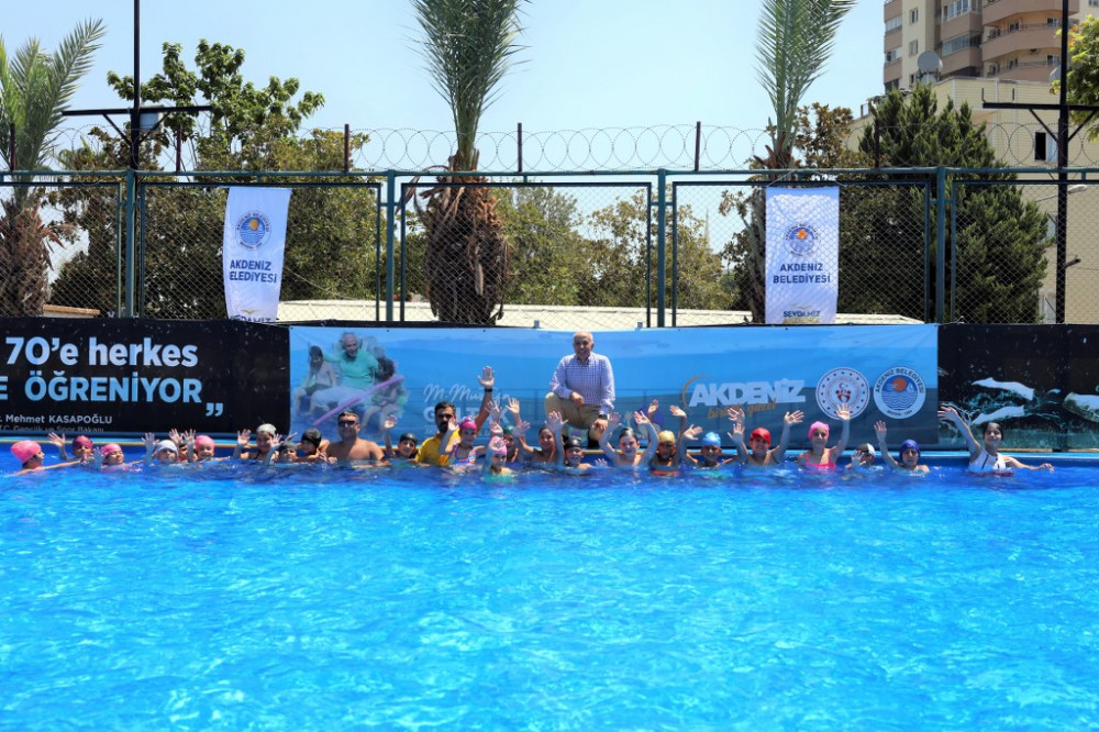 Akdeniz Belediye Başkanı Gültak: 4 Yılda 10 Bin Çocuğumuza Yüzme Öğrettik
